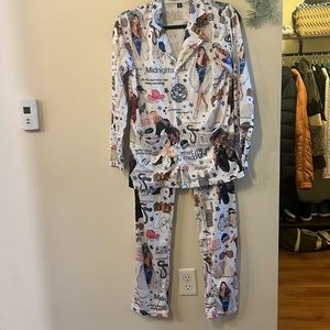 Taylor Swift Long Sleeve Pajama Set
